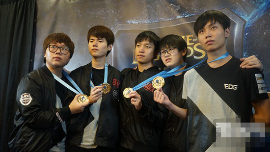 CS本周世界排名：Falcons上升一位，paiN进入前十
